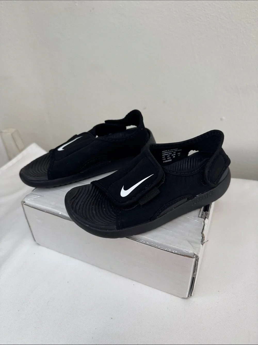 Nike (GS) Sunray Adjust 5 V2 Black Slide Sandals Sz 11C
